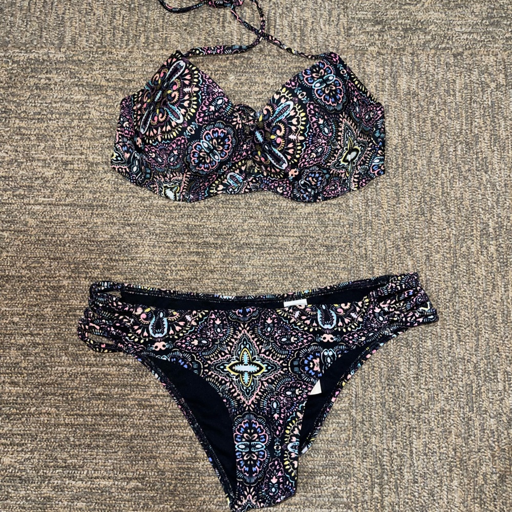 Hollister Paisley Print Bikini size S